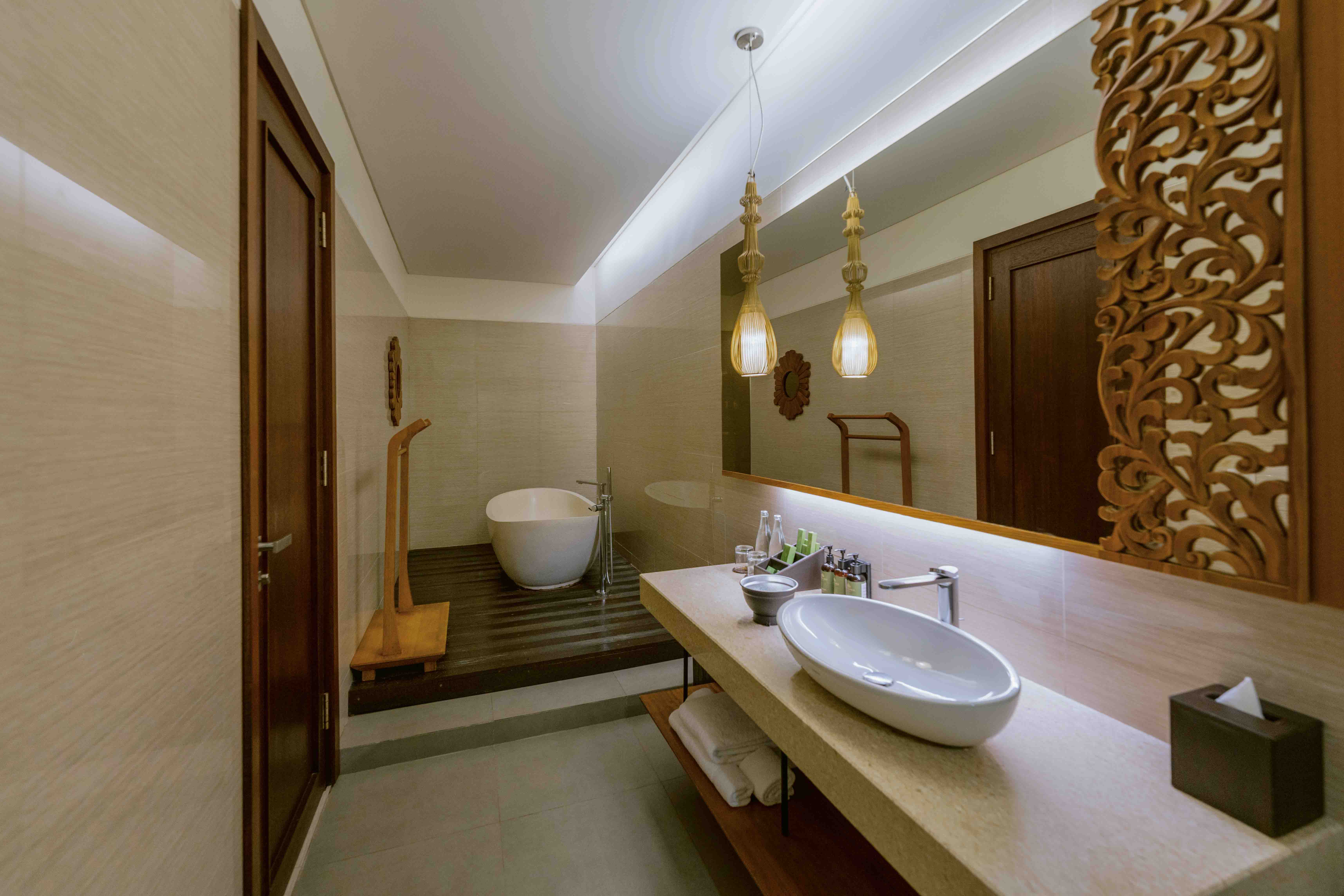 Deluxe Pool Acces - Bathroom