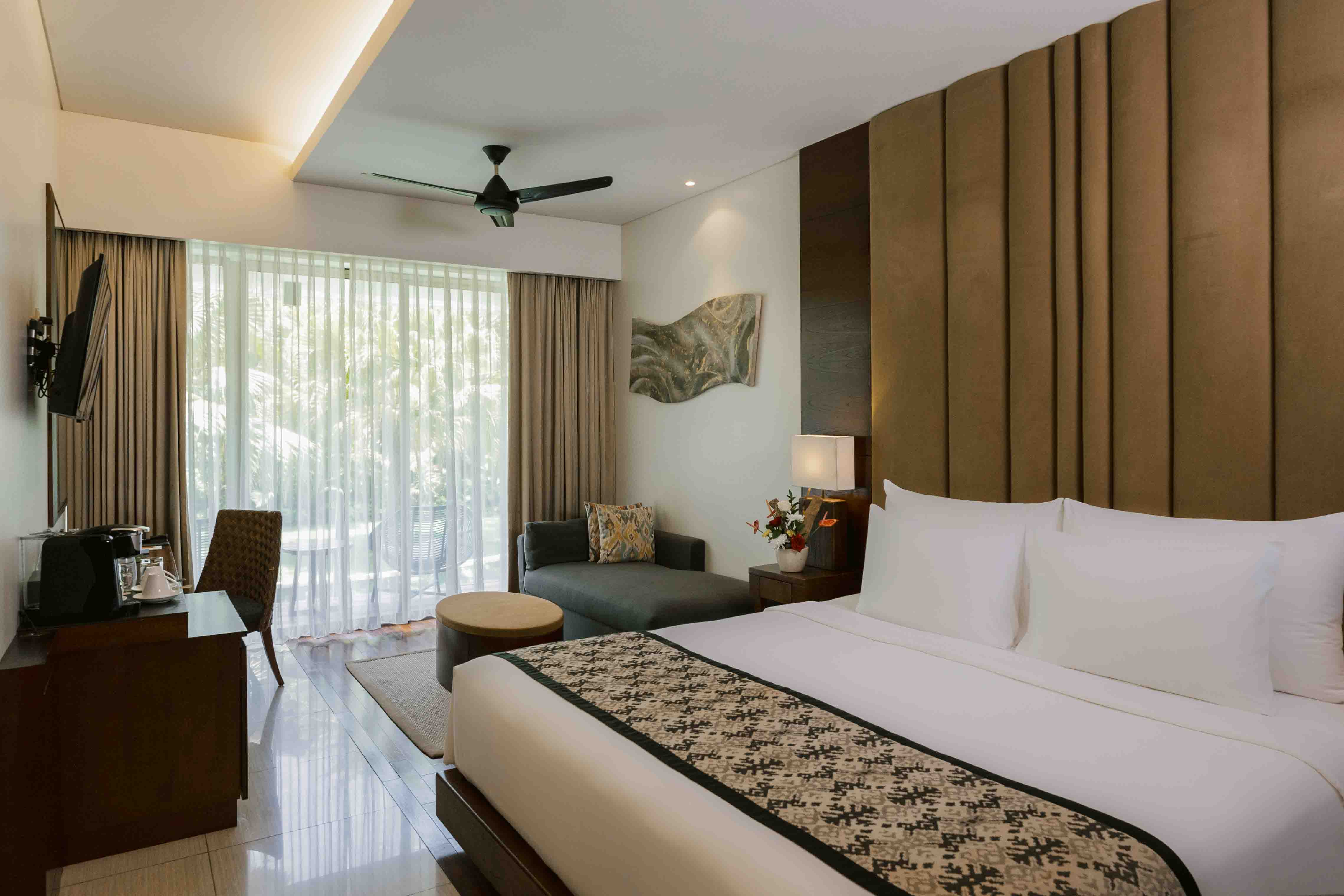 Deluxe Pool Acces - Living Area