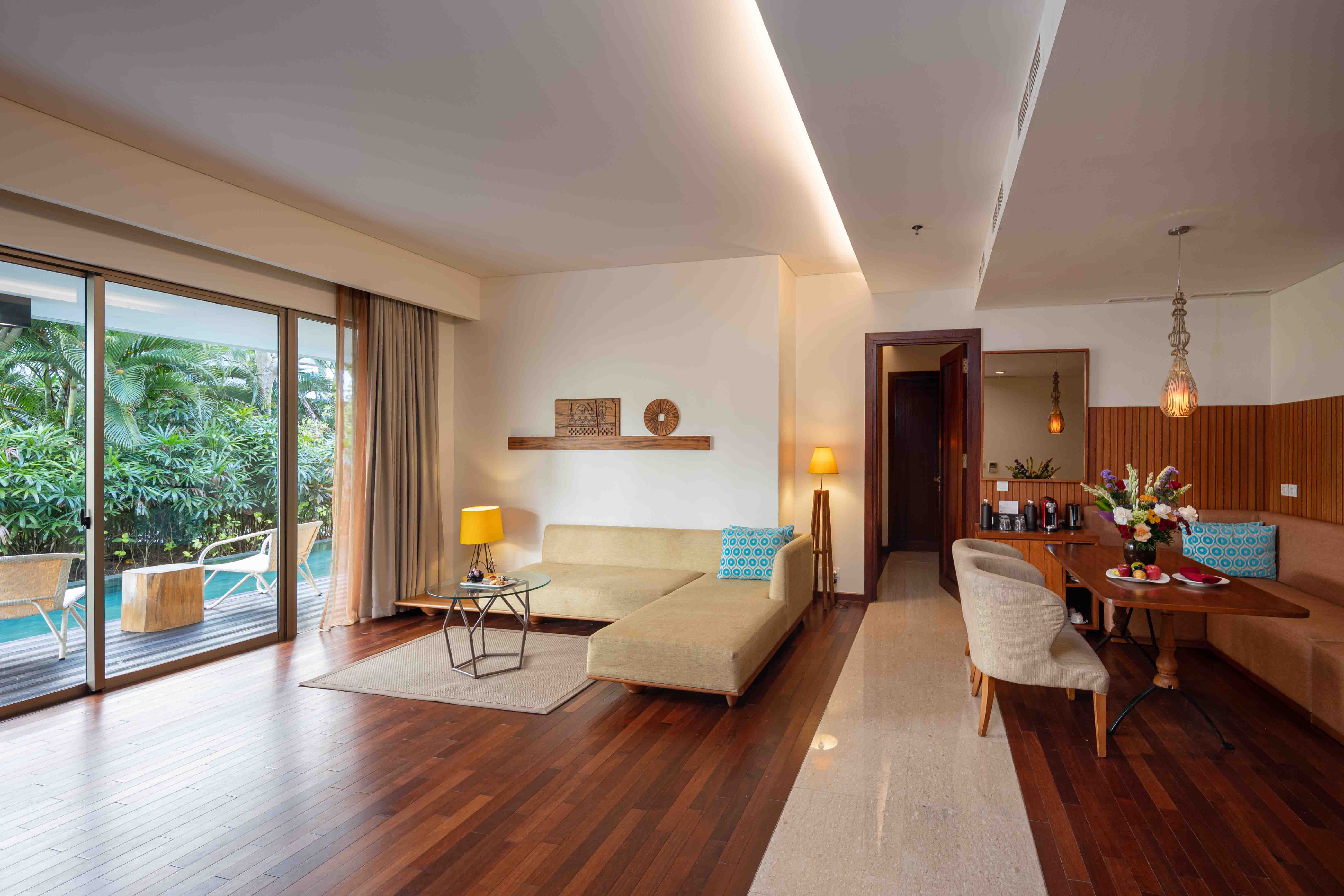 Two Bed Room Suite Garden View - Living Area